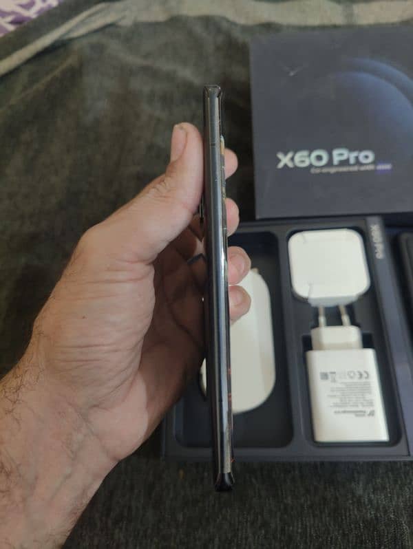 Vivo X60 Pro 12/256 4