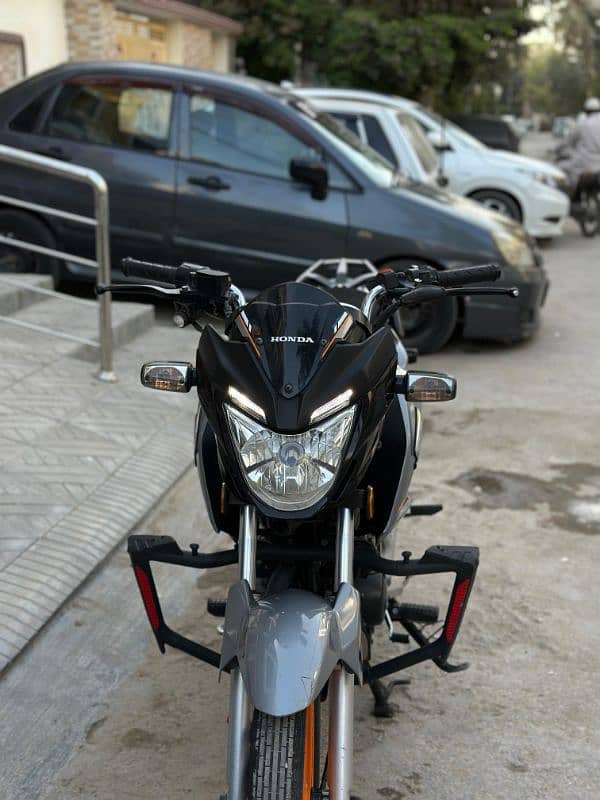 Honda CB 150F 22 model end 23 register 10k milage used 9