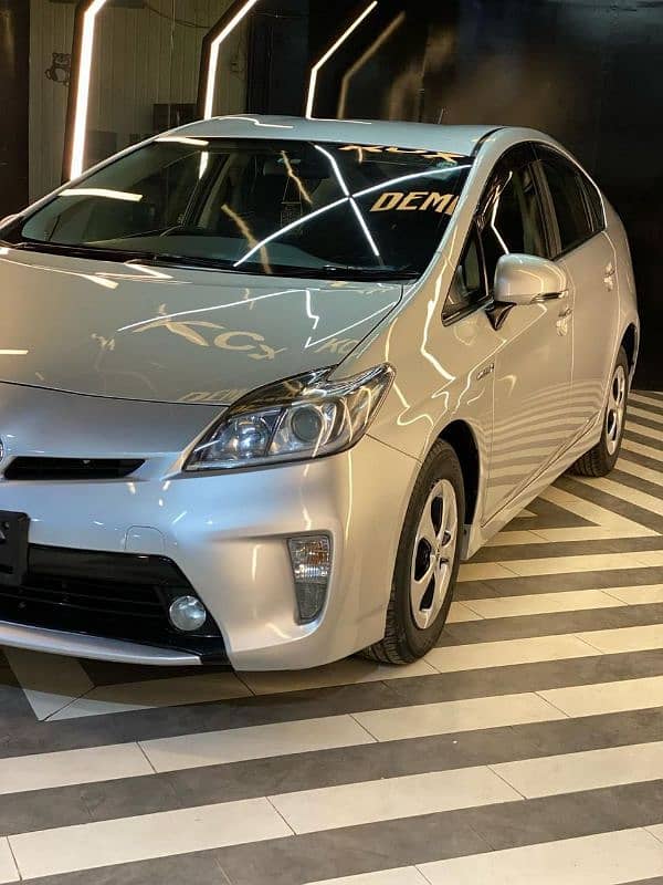 Toyota Prius 2014 3