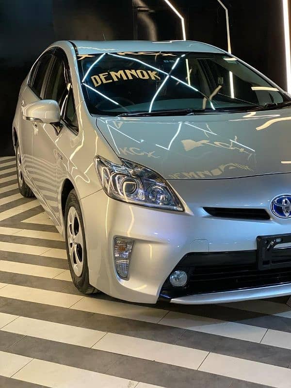 Toyota Prius 2014 4