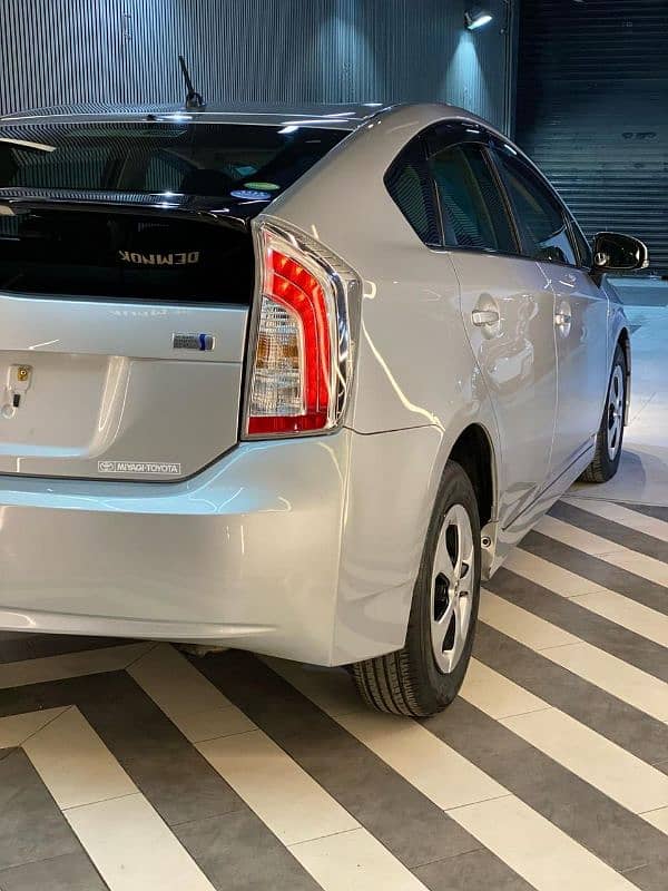 Toyota Prius 2014 6