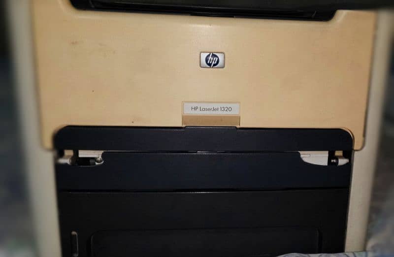 ORIGINAL HP laserjet 1320 printer in very good condition 4