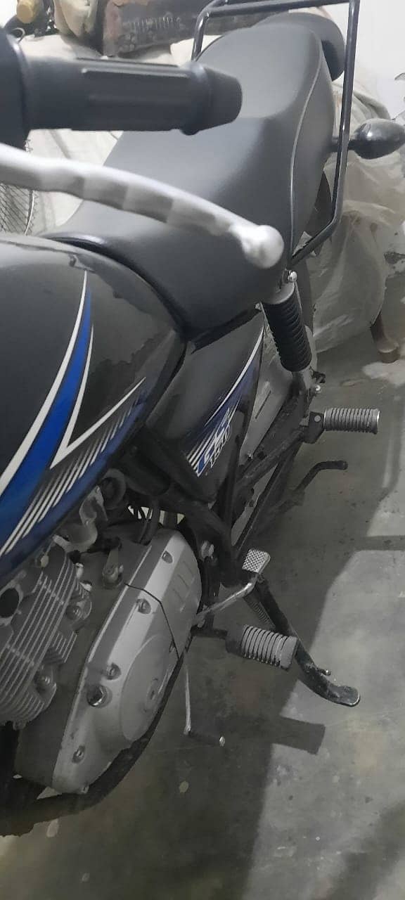 Suzuki GS 150 | Modle 2023 | Lahore Registered Bike | 3500 KM's Driven 1