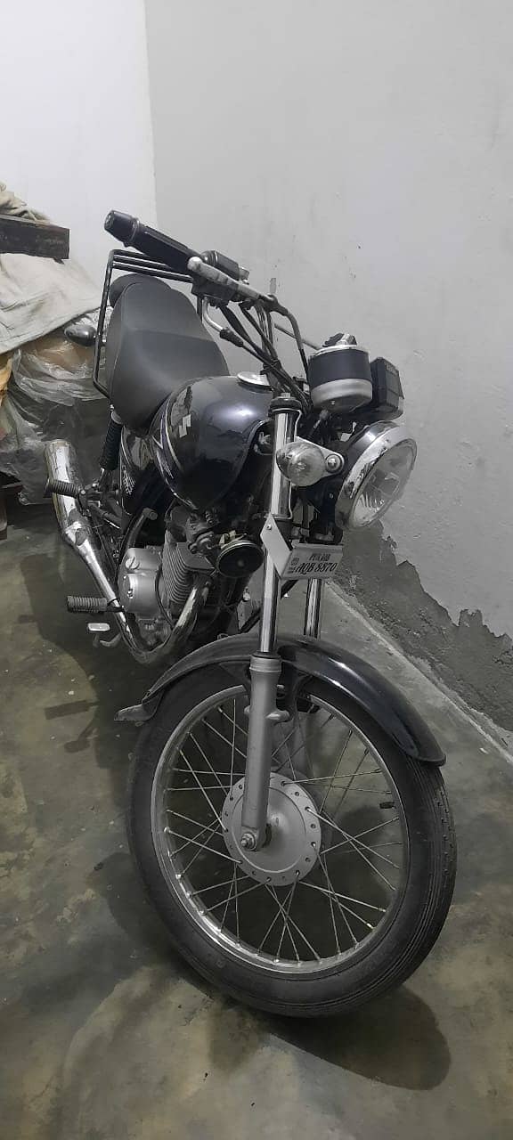 Suzuki GS 150 | Modle 2023 | Lahore Registered Bike | 3500 KM's Driven 2