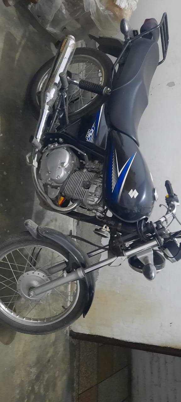 Suzuki GS 150 | Modle 2023 | Lahore Registered Bike | 3500 KM's Driven 3