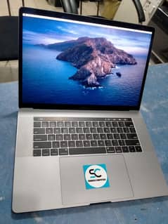 Mazy Kroo Offer Model Apple MacBook Pro 15" (2019)