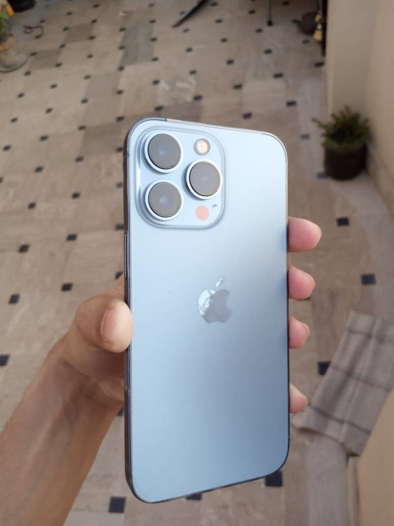 Apple iPhone 13 Pro 0