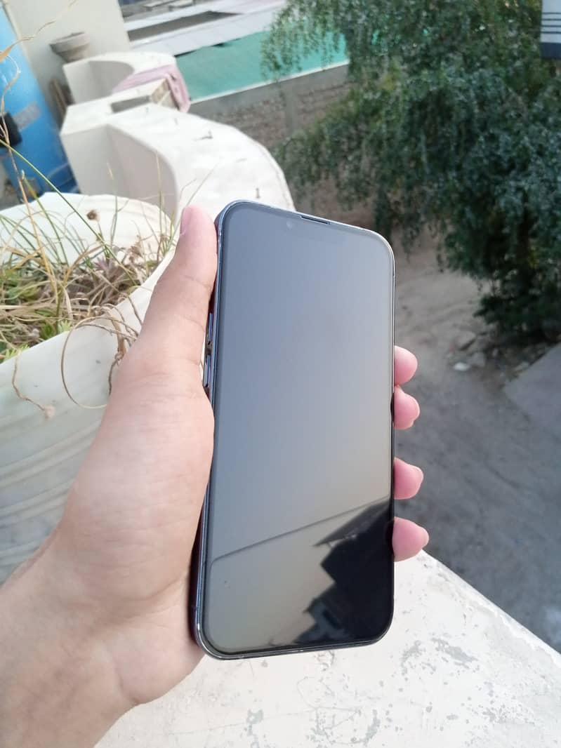 Apple iPhone 13 Pro 2