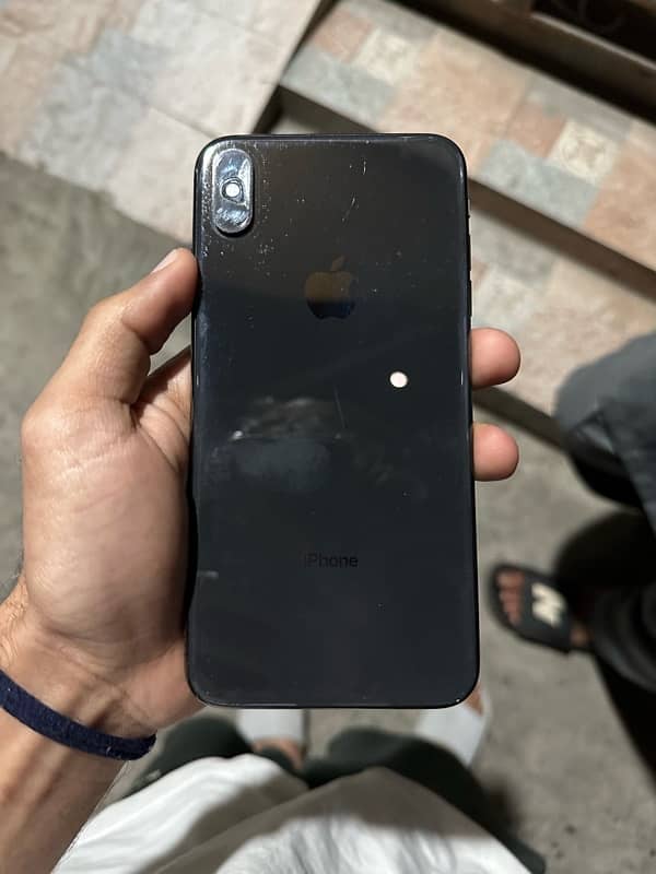 iphone xs max 64 gb black colour non pta 10/10 condition 0