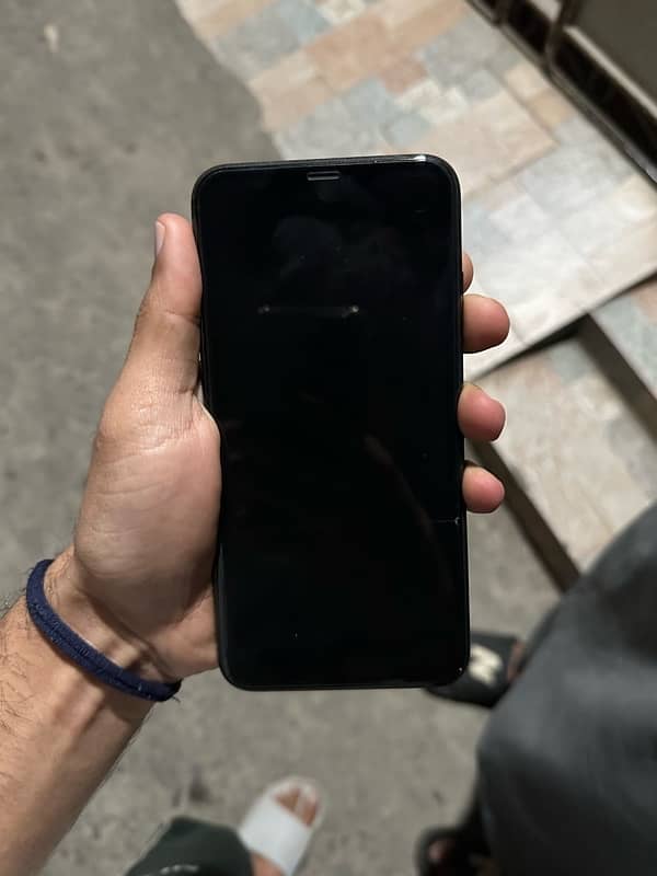 iphone xs max 64 gb black colour non pta 10/10 condition 5