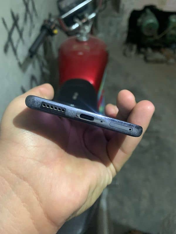 spark 20 pro plus EDGE slightly used 6