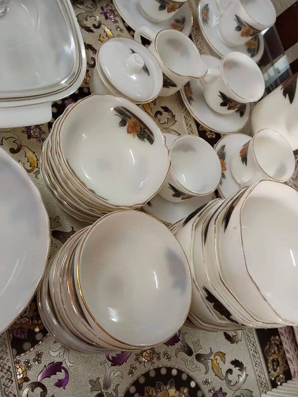 White Glass Marble Dinner set, Service for 6, unused 3