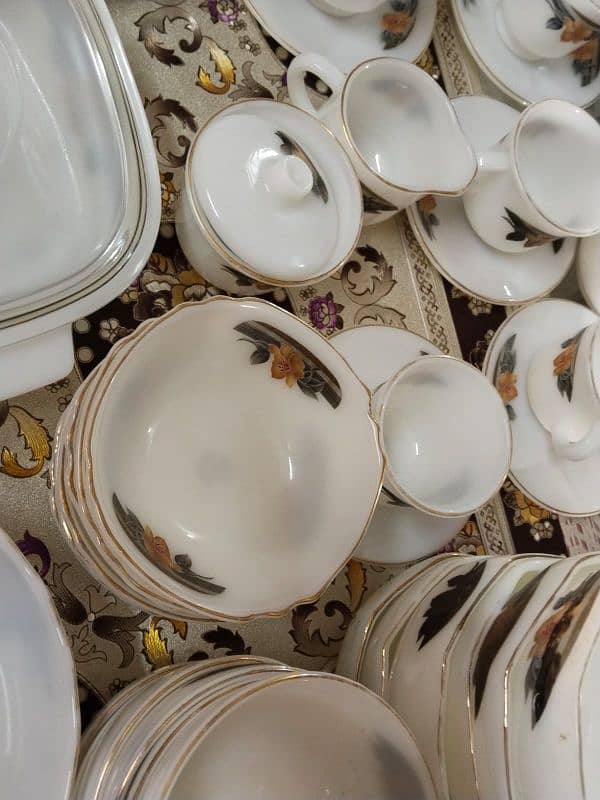 White Glass Marble Dinner set, Service for 6, unused 5