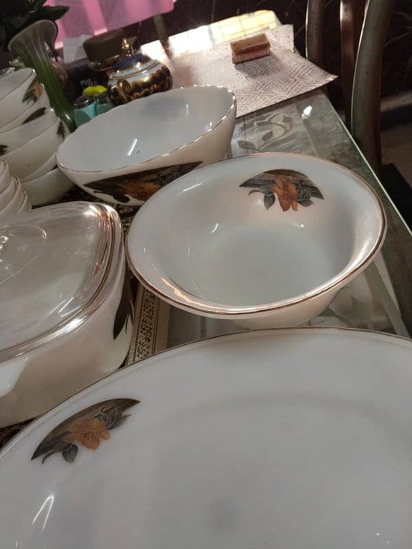 White Glass Marble Dinner set, Service for 6, unused 12