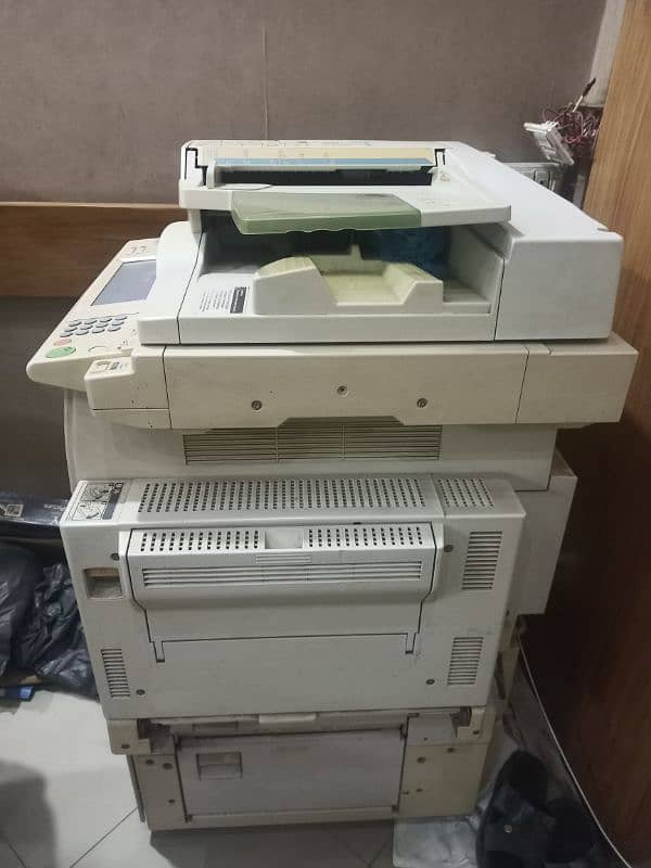 RiCOH Copier Machine 8