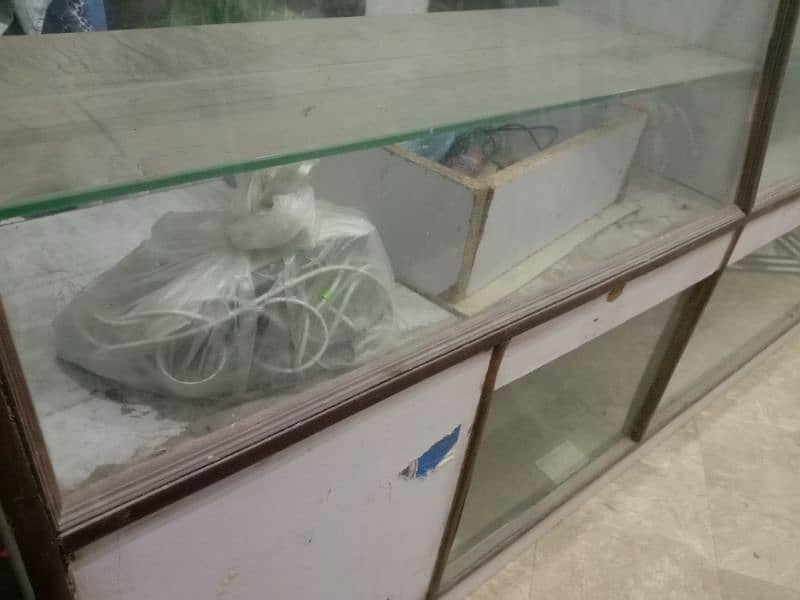 Almost 6 feet Long Counter 6mm glass on top 6