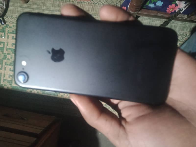 I phone 7 non pta battery health 82 condition 8/10 0