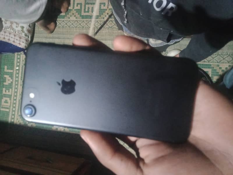 I phone 7 non pta battery health 82 condition 8/10 1