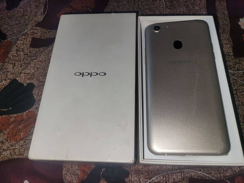 oppo F5 6/64 gb 0