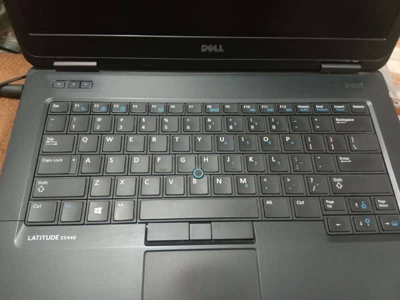 dell laptop with charger 0