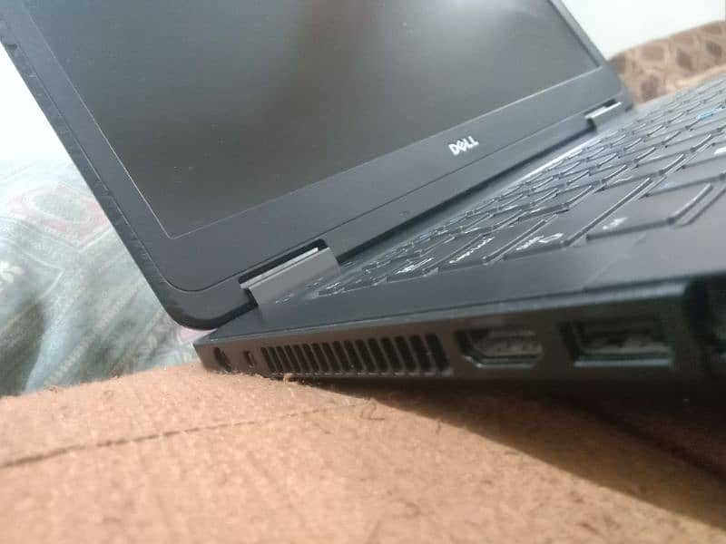 dell laptop with charger 4