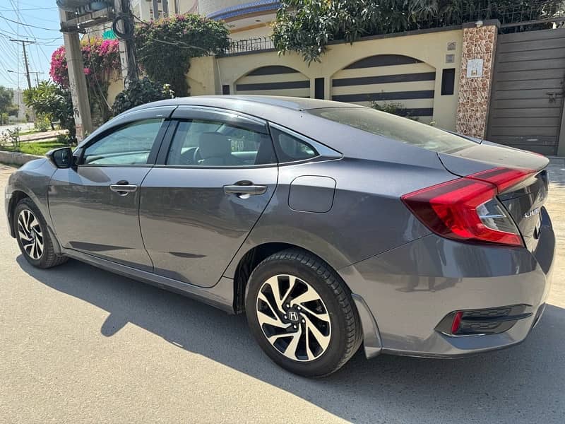 Honda Civic Oriel 1.8 CVT ivtec 2018 3