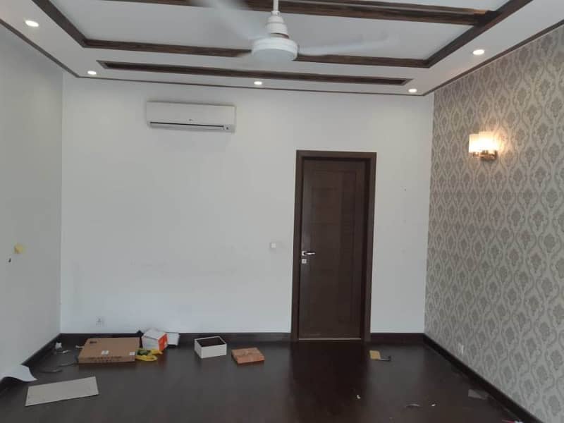 1Kanal new Design Beautiful House Available For Sale DHA Phase 1 17