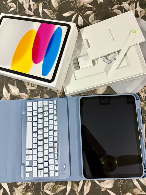 Apple iPad 10th Generation in Warranty 4