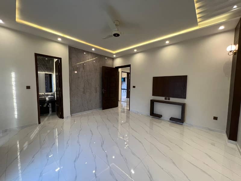 1 KANAL UPPER PORTION FOR RENT 11