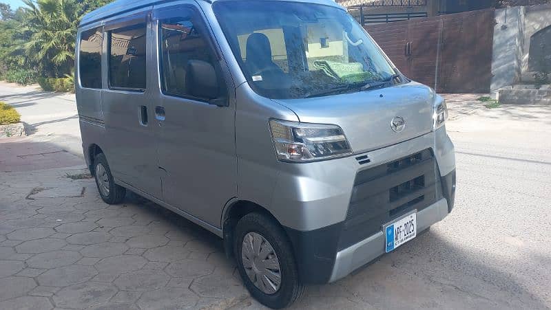 Daihatsu Hijet 2025 1