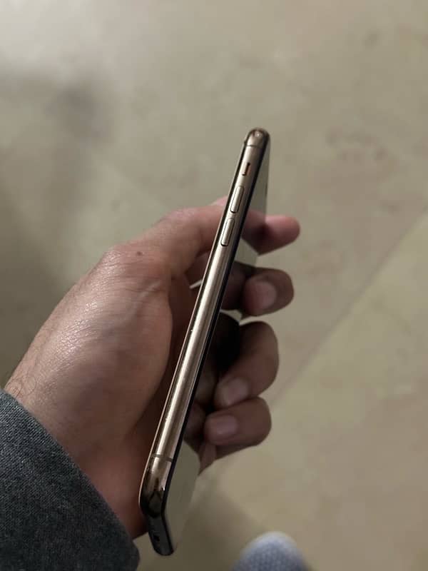 iPhone 11 pro (dual pta approved) 6