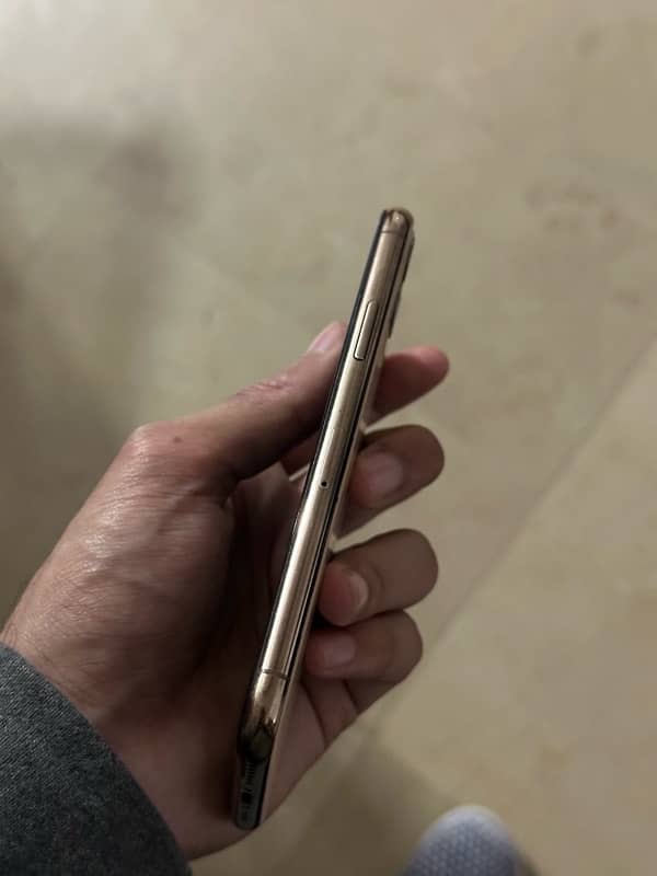 iPhone 11 pro (dual pta approved) 7