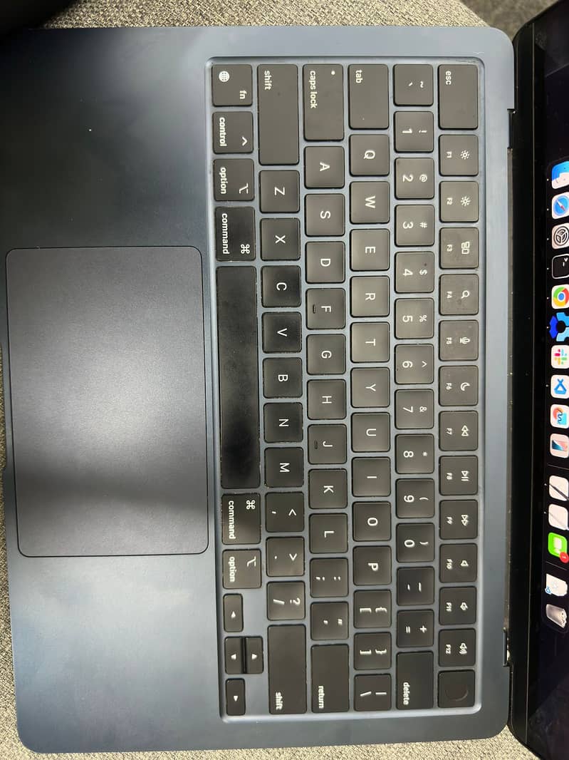 Macbook Air M2 4