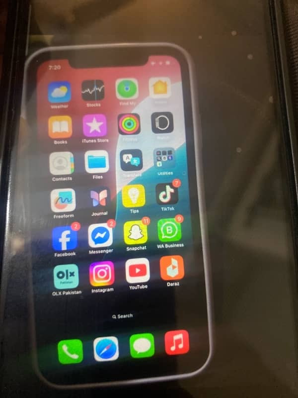 IPhone 11 Lush condition 0