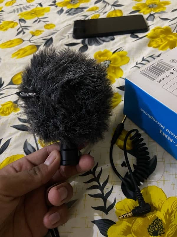 vlogging mic jo intrested ho rabta kry 1