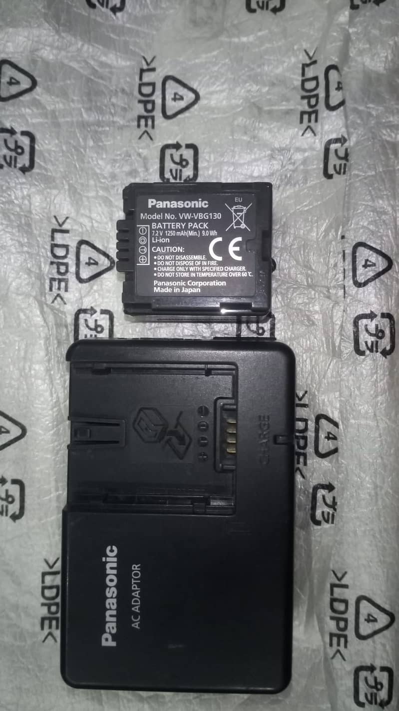 Panasonic HDC-HS200 80GB HDD Full HD 5