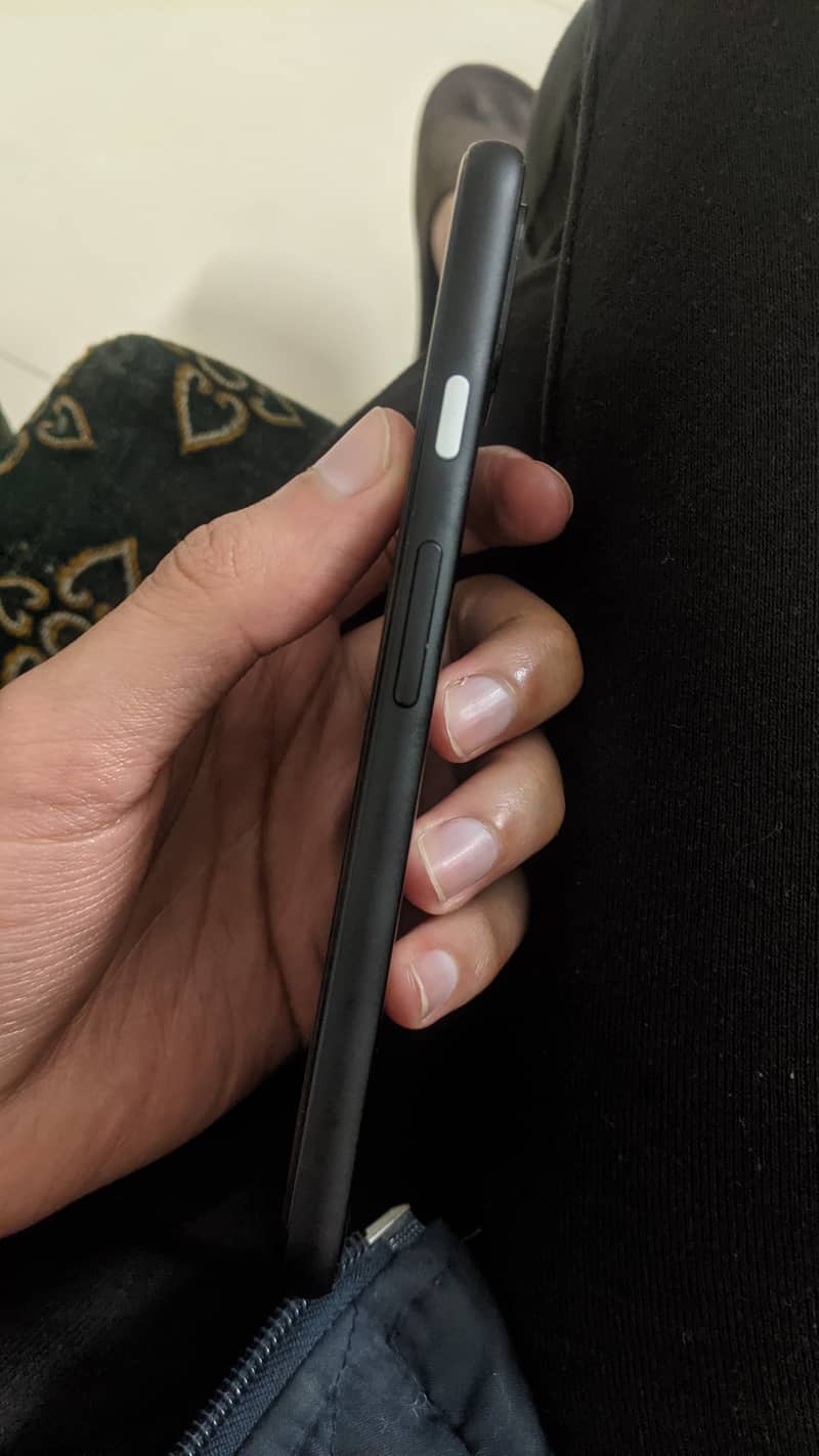 Google Pixel 4 3