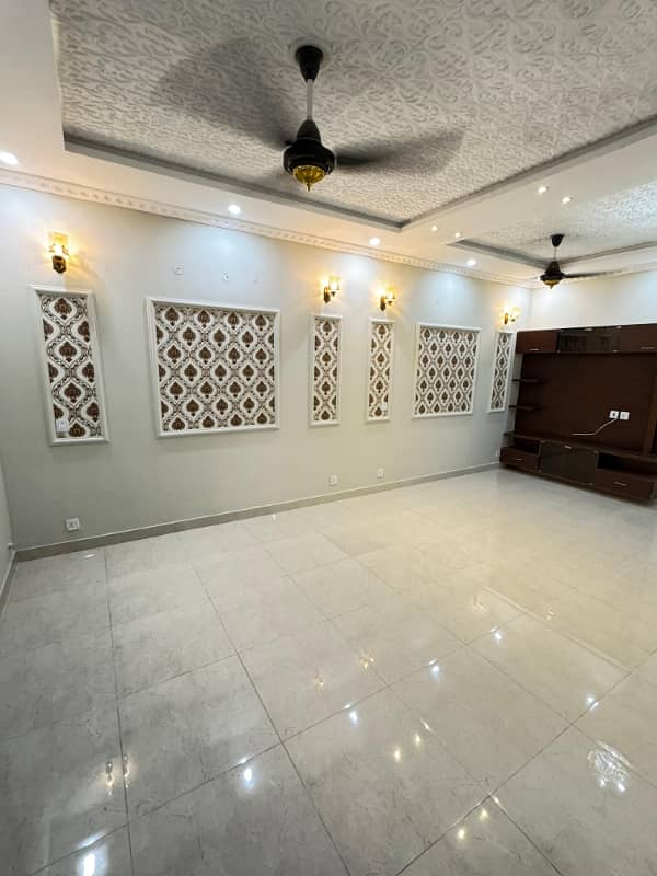 Luxury in a 5 Marla Modern Masterpiece for Sale in Izmir Town, Lahore 4