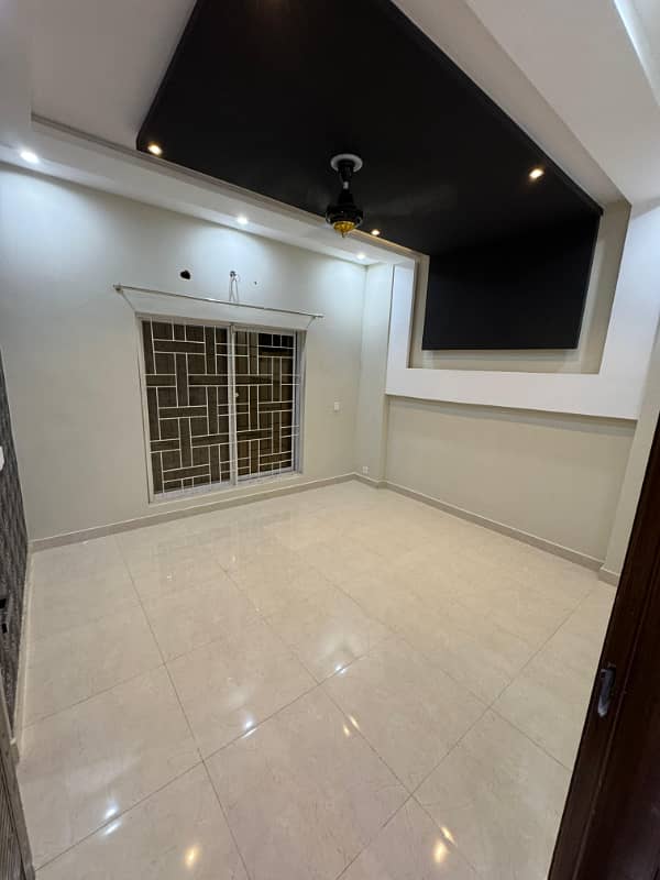 Luxury in a 5 Marla Modern Masterpiece for Sale in Izmir Town, Lahore 15