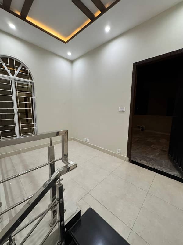 Luxury in a 5 Marla Modern Masterpiece for Sale in Izmir Town, Lahore 23