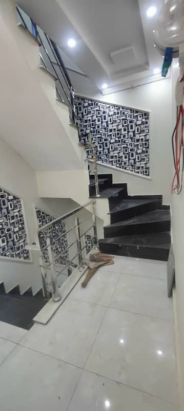 Luxury in a 5 Marla Modern Masterpiece for Sale in Izmir Town, Lahore 30