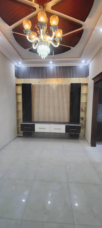 Luxury in a 5 Marla Modern Masterpiece for Sale in Izmir Town, Lahore 43