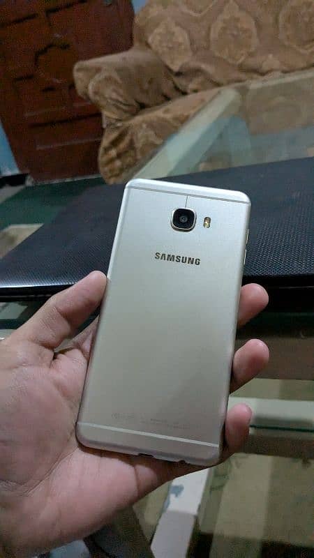 Samsung Galaxy c7 0