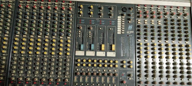 GL 3000 ALLEN,& HEATH 24 channel mixer console usable working 1