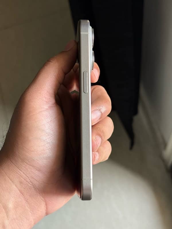 IPhone 15 Pro Factory Unlocked 3