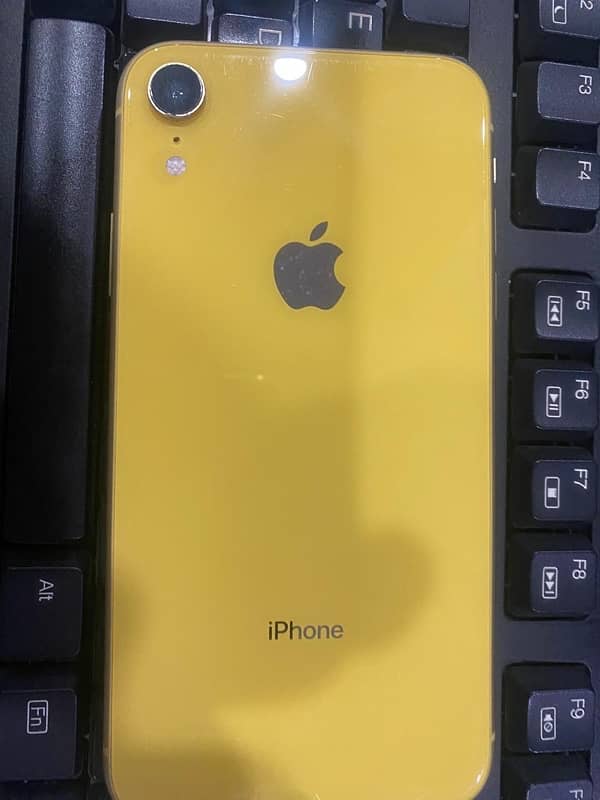 iPhone XR all okay water pack Face ID okay factory unlock 1