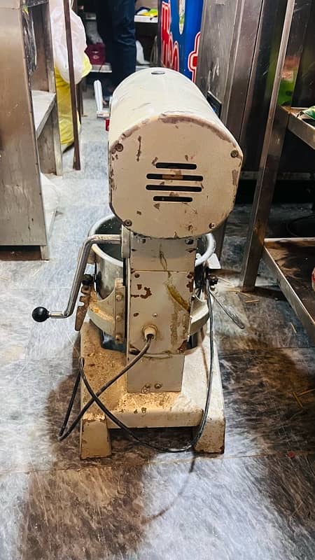 Dough Machine 3 KG 2