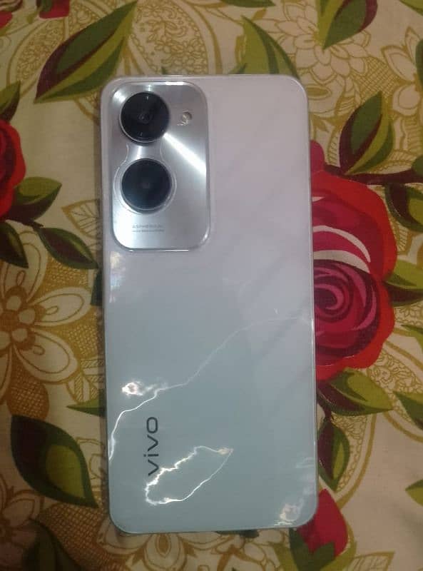 Vivo Y18s new condition mobile scratch less fone 0