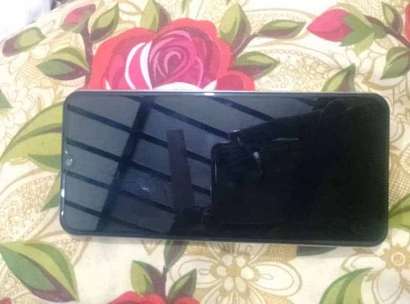 Vivo Y18s new condition mobile scratch less fone 5