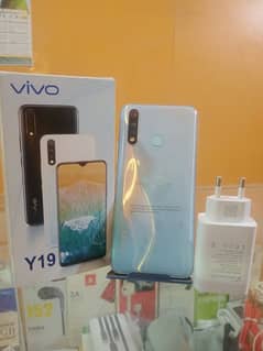 Vivo y19 (8/256) ram full new with box and charger lush condition